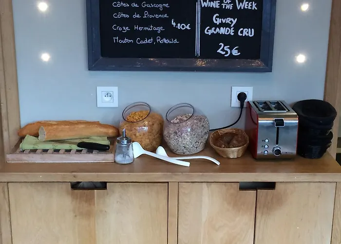 Les Lanchers Готель