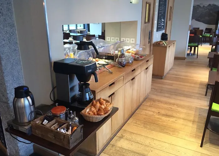 Les Lanchers Отель 3*